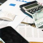 Ryczałt czy skala podatkowa w jednoosobowej działalności IT? Próg opłacalności na 2024 rok